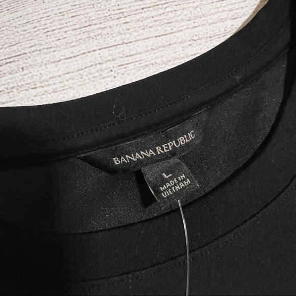 Banana Republic Crew Neck Short Sleeve Panel Detail Top - Picture 5 of 11